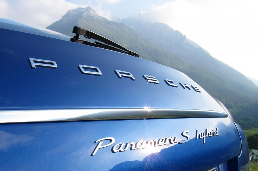  Porsche Panamera S Hybrid 2012 года  (фото 43 из 53)